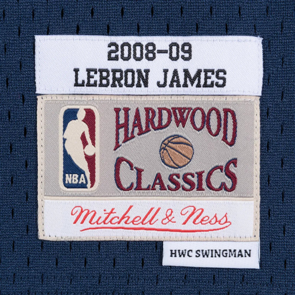 Classic Hoops Jersey, Timeless Court Style LNBA04040626101